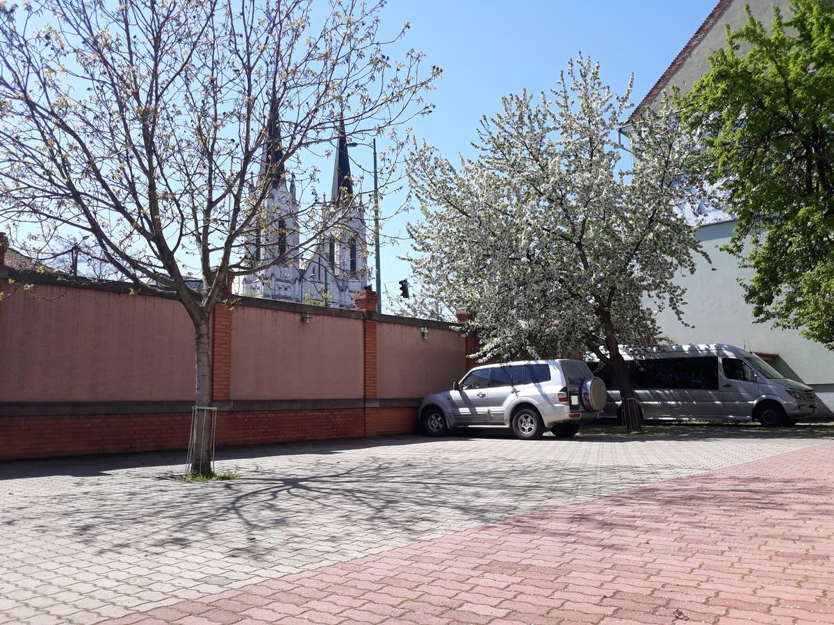 Bella Hotel Szeged Exterior foto